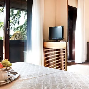 https://hotel-due-mori.hotelinveneto.com