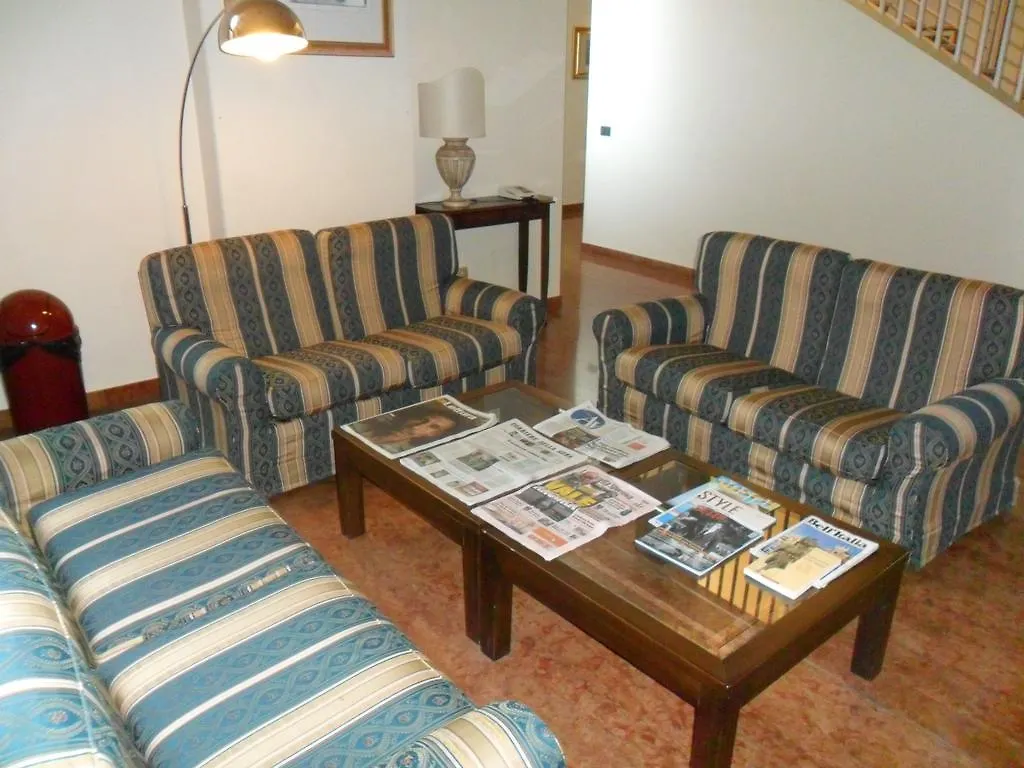 Ospitalita San Tommaso D'Aquino Hotel Bologna 3*,