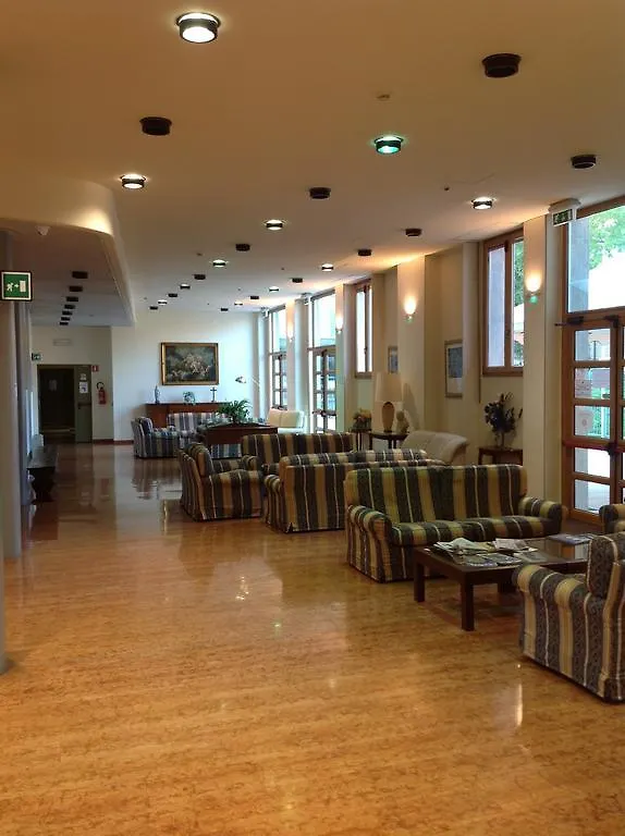 Ospitalita San Tommaso D'Aquino Hotel Bologna 3*,